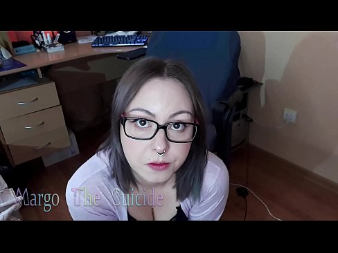 ❤️ Ragazza sexy con gli occhiali succhia il dildo profondamente sulla macchina fotografica Porno russoal it.porn-evooli.ru ❌️