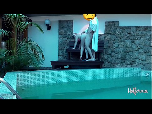 ❤️ Il capo invita la cameriera alla piscina, ma non poteva resistere a un caldo Porno russoal it.porn-evooli.ru ❌️